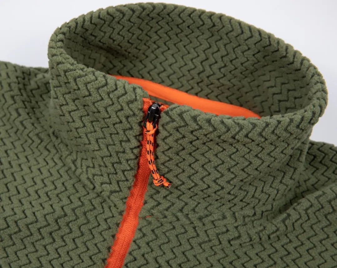 T-shirt con cappuccio e mezza  - Outdoor Sport Hoodie recensione e prezzo