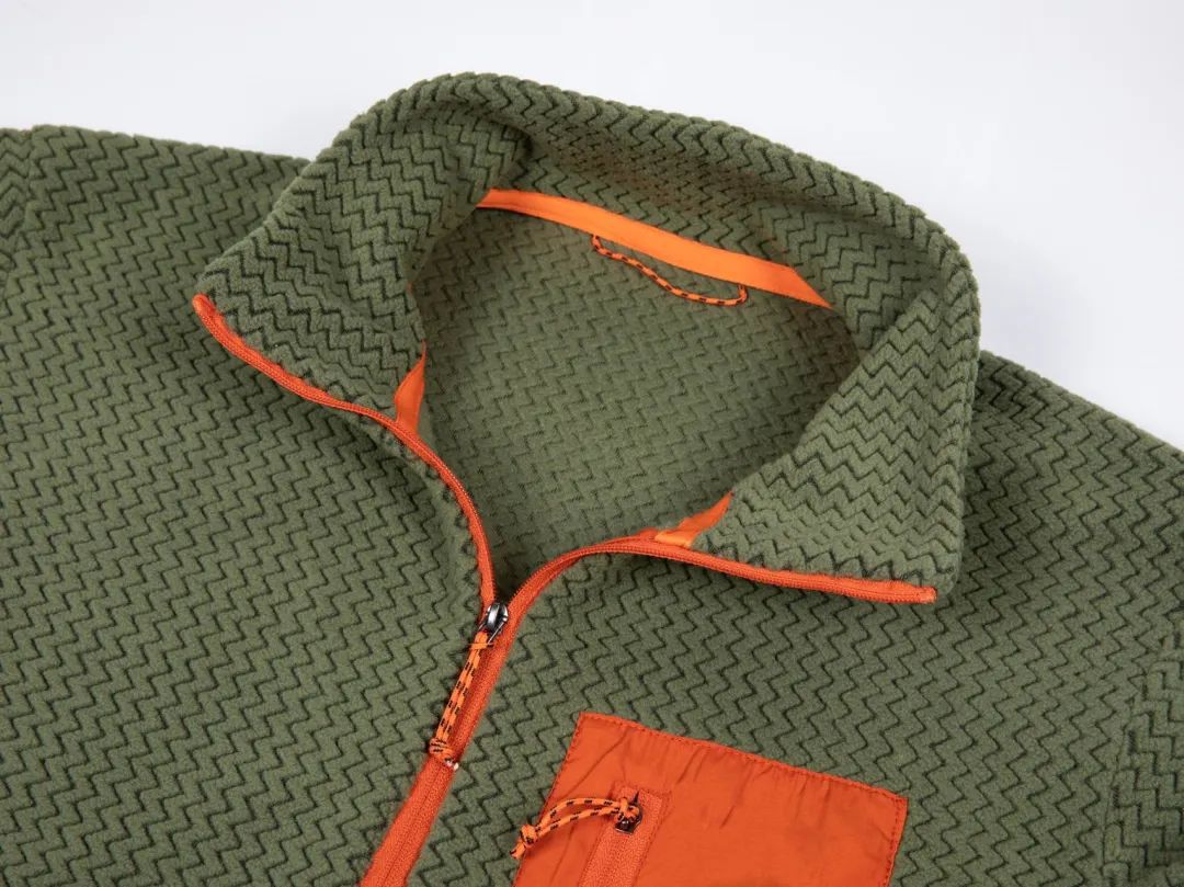 T-shirt con cappuccio e mezza  - Outdoor Sport Hoodie recensione e prezzo
